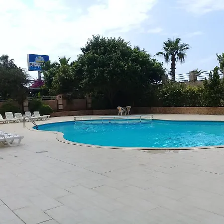 Mavi Koltuklu Tatil Evi Lägenhet *