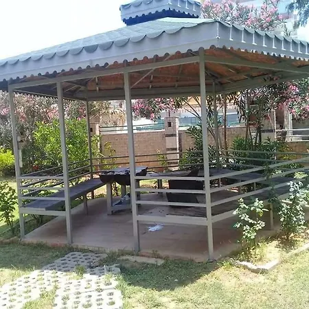 Mavi Koltuklu Tatil Evi Lägenhet *